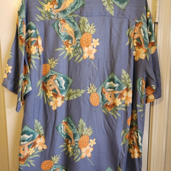 Tommy Bahama 100% Silk Shirt, L, Original Fit, Button Front - Picture 2 of 5